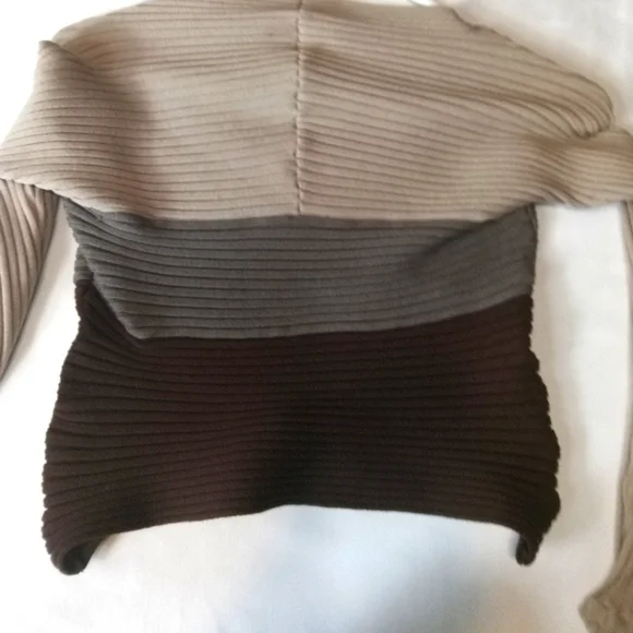 Beautiful RARE Vintage "Wayne Rogers" Silk ribbed top NWOT women's size small - Picture 2 of 6